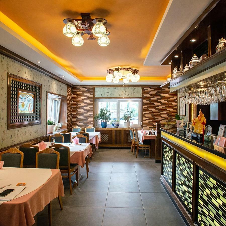 Gaststaette Lin Garden 호텔 Untergruppenbach 외부 사진