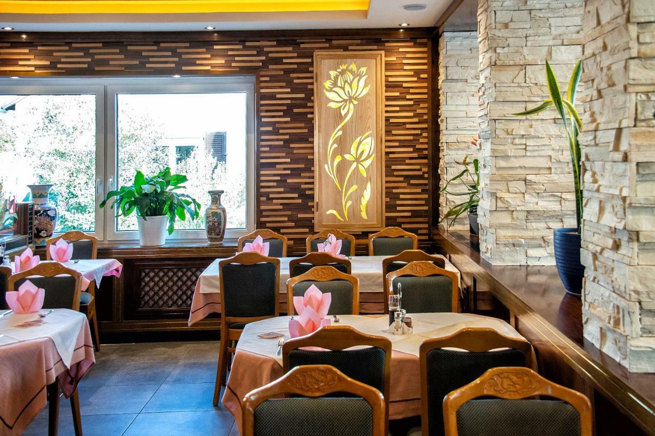 Gaststaette Lin Garden 호텔 Untergruppenbach 외부 사진
