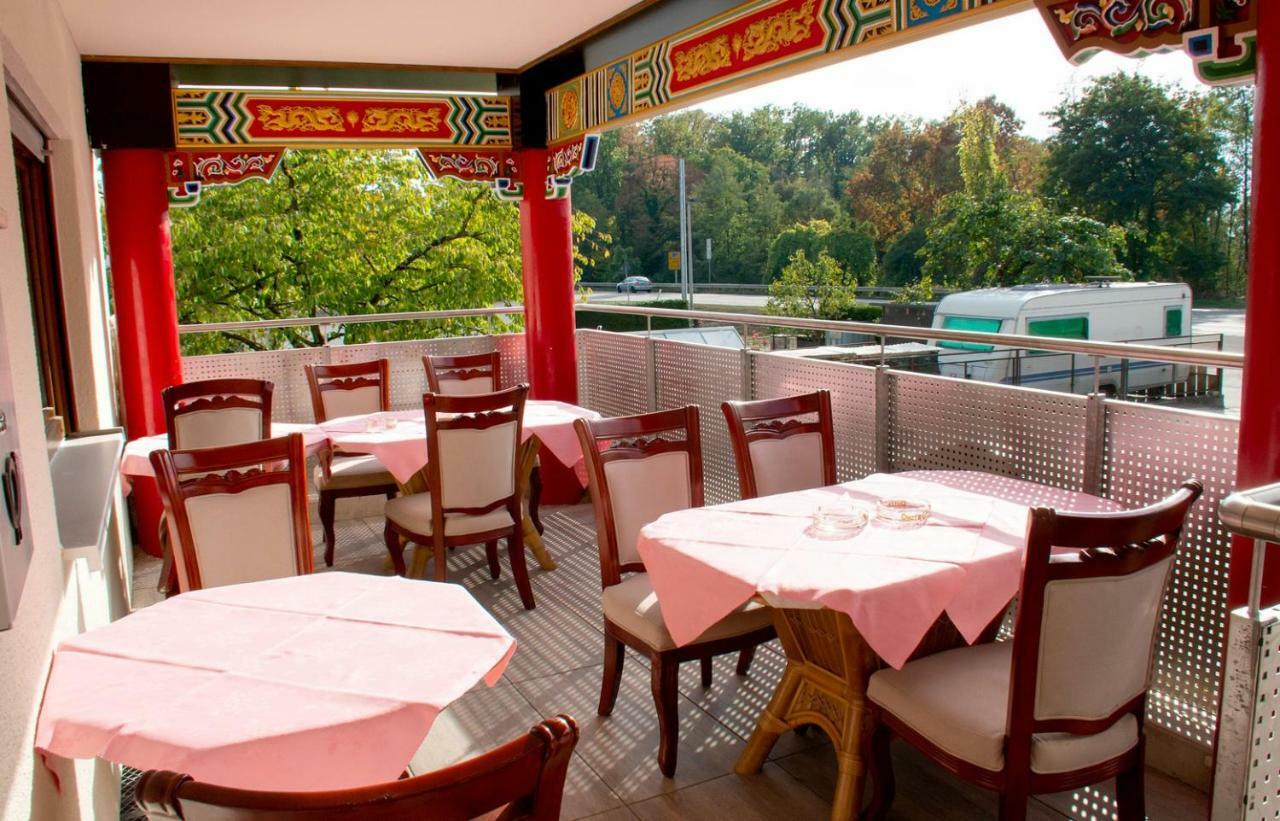 Gaststaette Lin Garden 호텔 Untergruppenbach 외부 사진