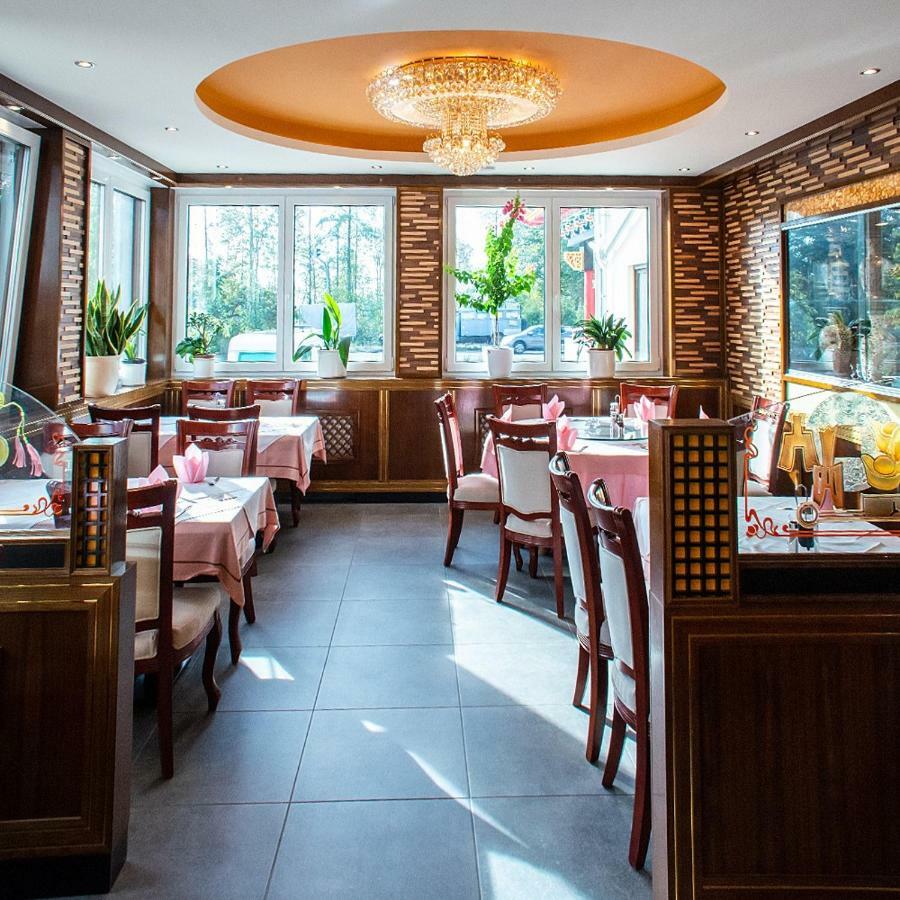 Gaststaette Lin Garden 호텔 Untergruppenbach 외부 사진